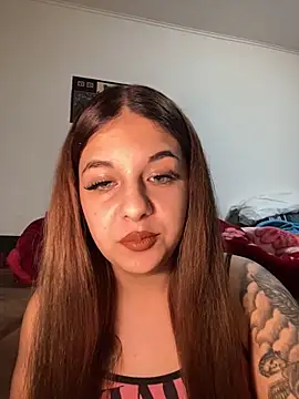 Snapshot of CurvyRush chatting on 11-10-25, 11:48 CurvyRush online show from 11-10-25, 11:48