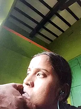 Snapshot of saniyabibi chatting on 11-11-25, 06:57 saniyabibi online show from 11-11-25, 06:57