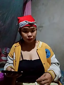 Snapshot of Mabel-122 chatting on 11-13-25, 02:10 Mabel-122 online show from 11-13-25, 02:10