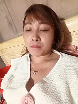 Missa-kute20 online show from 11-19-25, 02:39