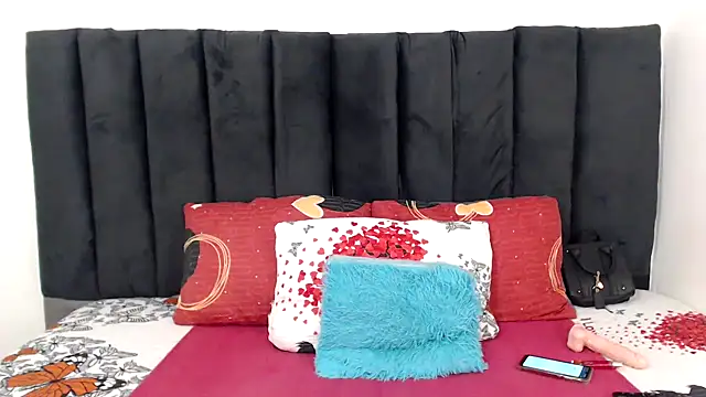 Miss-Berries online show from 03-09-26, 05:00