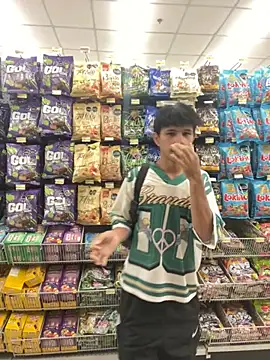 Snapshot of Bay_freedo chatting on 11-16-25, 09:20 Bay freedo online show from 11-16-25, 09:20