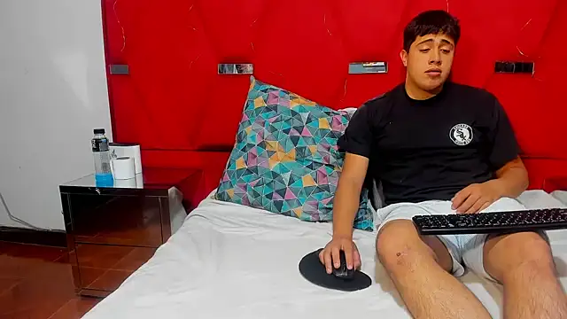 Emmaanddarling online show from 12-22-25, 03:09