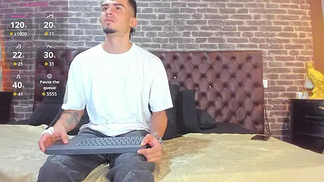 Sharon Tyga20 online show from 01-09-26, 08:54