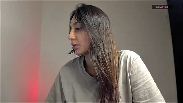 LilyGarcia online show from 04-28-26, 02:27