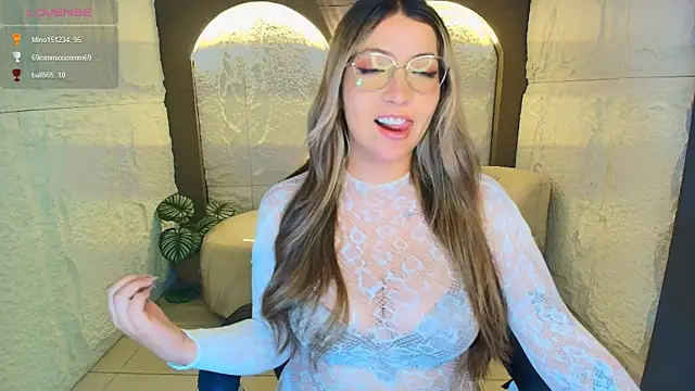 isabella  r online show from 06-11-26, 12:43