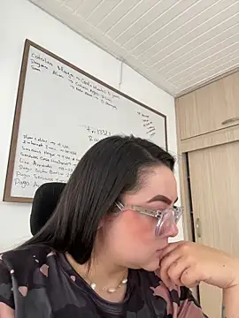 cleo wale  online show from 11-25-25, 04:40