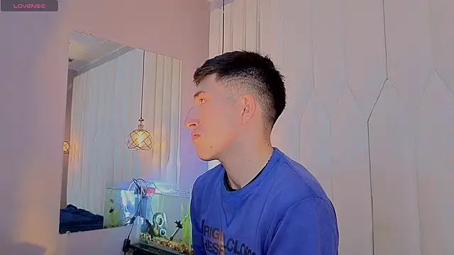 Un Sluttyy online show from 04-17-26, 11:46