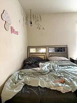 Snapshot of carmelpeach chatting on 11-19-25, 09:04 carmelpeach online show from 11-19-25, 09:04