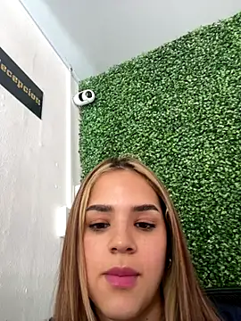 Snapshot of Sara__Secret chatting on 11-07-25, 05:35 Sara Secret online show from 11-07-25, 05:35