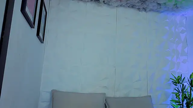 AuroraLanee  online show from 12-02-25, 08:15