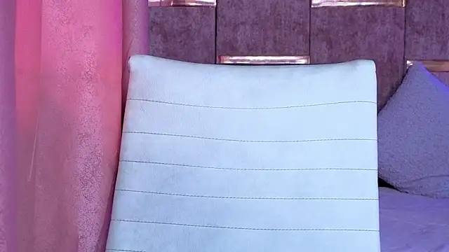 AuroraLanee  online show from 12-05-25, 07:43