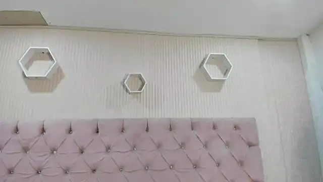 ZarinaWynne online show from 06-08-26, 02:28