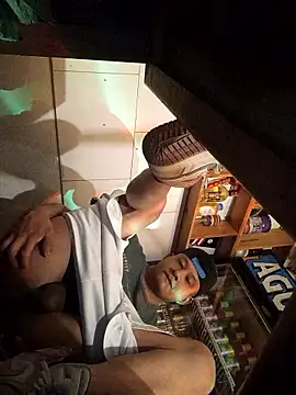 themorenofit08 online show from 11-12-25, 01:28