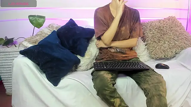 AliceMadnes online show from 04-09-26, 03:28