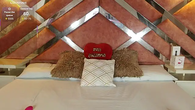 Lily Queen30 online show from 11-19-25, 08:20