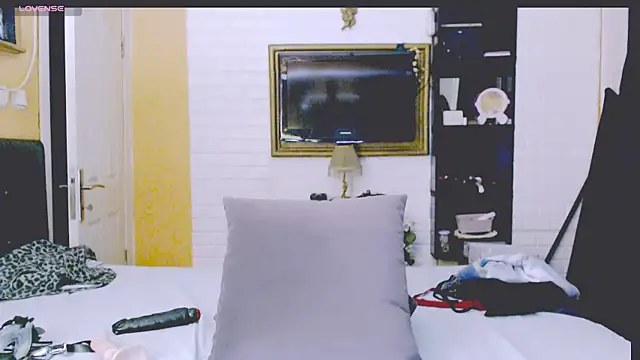  bade tasci  online show from 11-14-25, 09:57