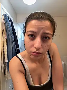 SaintNina online show from 11-24-25, 01:05