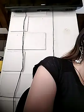 Snapshot of Chechi_miau chatting on 11-14-25, 05:22 Chechi miau online show from 11-14-25, 05:22