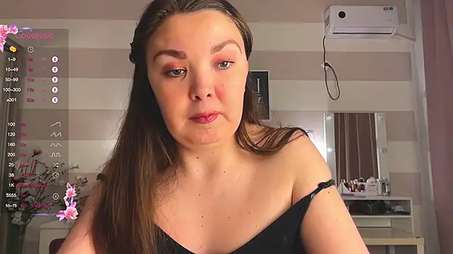 liliaMaivis online show from 11-12-25, 06:19