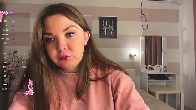 liliaMaivis online show from 11-14-25, 06:17