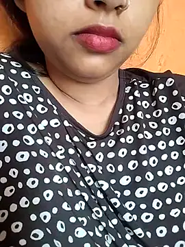 Sexy Divya   online show from 06-19-26, 01:21