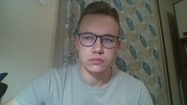 Snapshot of Yminoske chatting on 11-07-25, 04:29 Yminoske online show from 11-07-25, 04:29