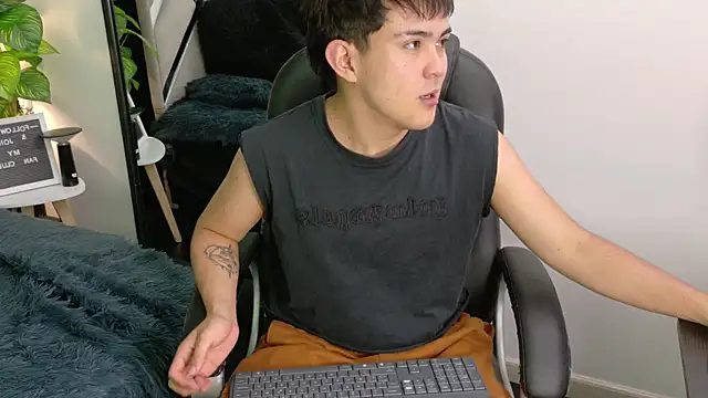 Valentin X online show from 11-20-25, 04:01