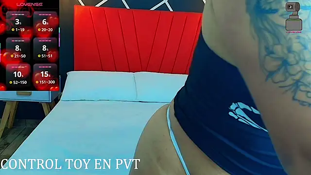 Logan Chloe online show from 11-29-25, 12:08