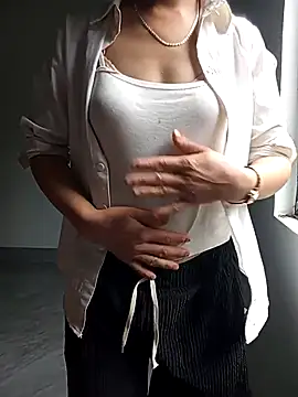 Lynn-122 online show from 04-21-26, 05:36