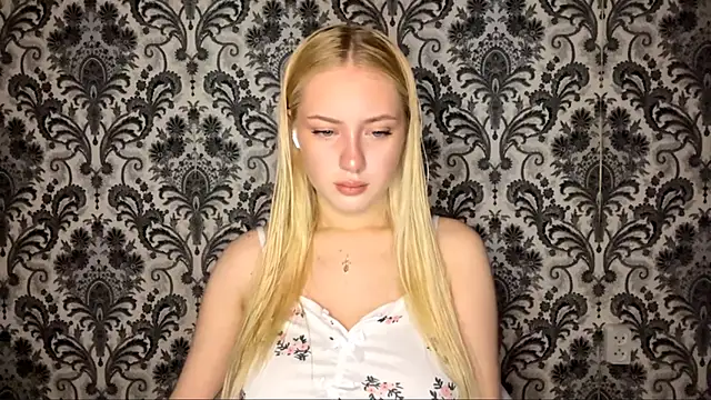 PhebeHals online show from 12-01-25, 01:49