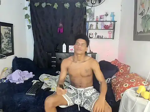 Snapshot of JUANBIGCOCK21CM chatting on 12-01-25, 05:34 JUANBIGCOCK21CM online show from 12-01-25, 05:34