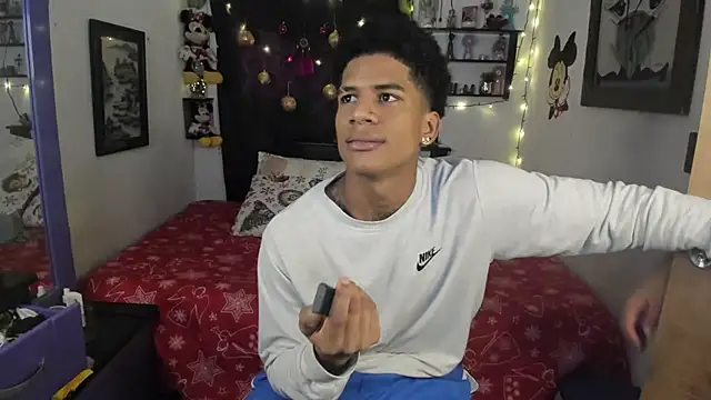 Snapshot of JUANBIGCOCK21CM chatting on 12-20-25, 05:31 JUANBIGCOCK21CM online show from 12-20-25, 05:31