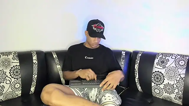 JUANBIGCOCK21CM online show from 04-14-26, 05:41