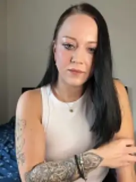 Snapshot of TattooLaraa chatting on 11-08-25, 01:11 TattooLaraa online show from 11-08-25, 01:11