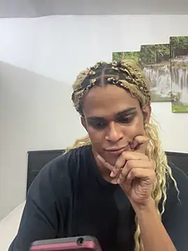 Snapshot of Tara-barbie chatting on 11-09-25, 05:55 Tara-barbie online show from 11-09-25, 05:55