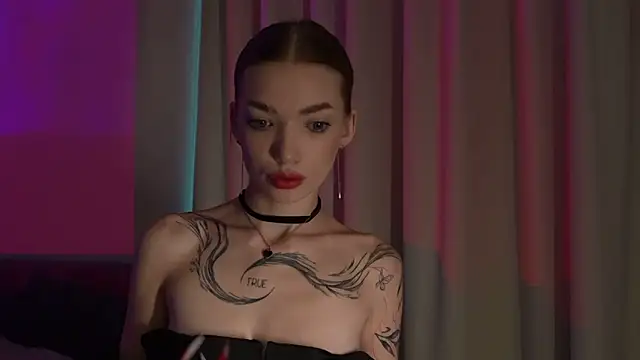 LinaaVelle online show from 05-15-26, 01:01