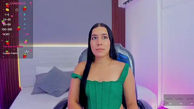 Snapshot of Amy_Leah chatting on 12-01-25, 08:25 Amy Leah online show from 12-01-25, 08:25