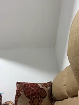 17-ABBY 01 online show from 11-21-25, 06:23