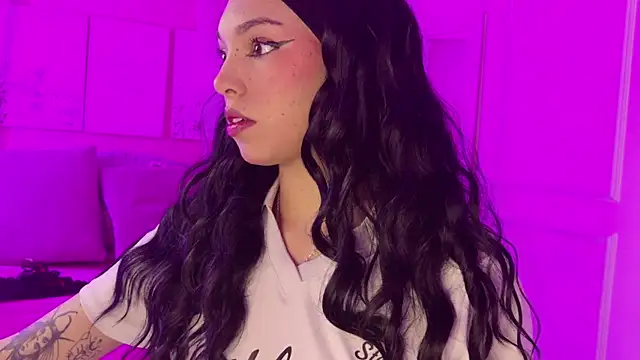 Lynaa love online show from 01-06-26, 02:43