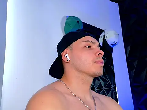 Maxwell Dupont online show from 11-25-25, 07:58