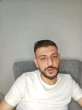 Snapshot of Red_dewilll chatting on 11-08-25, 11:43 Red dewilll online show from 11-08-25, 11:43