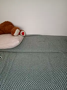 She Sars online show from 11-17-25, 07:47