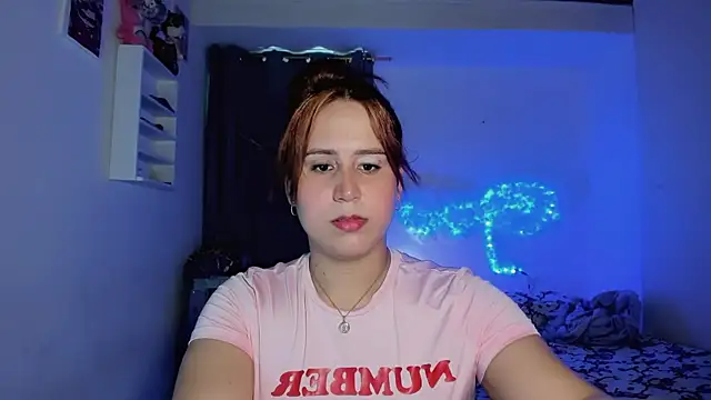 Snapshot of Sofiababyy chatting on 07-17-26, 06:13 Sofiababyy online show from 07-17-26, 06:13