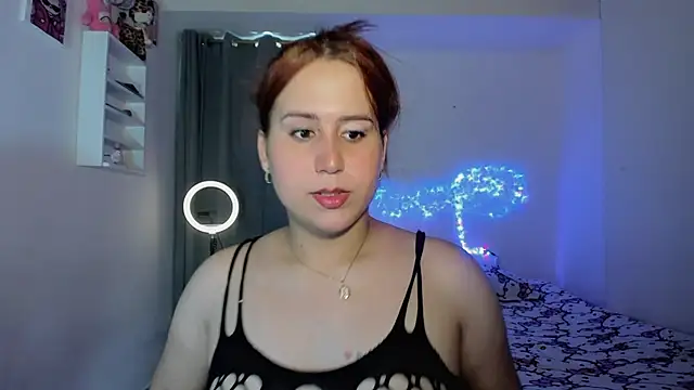 Snapshot of Sofiababyy chatting on 07-18-26, 05:28 Sofiababyy online show from 07-18-26, 05:28