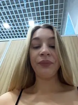Snapshot of SashaCatt chatting on 06-18-26, 09:14 SashaCatt online show from 06-18-26, 09:14