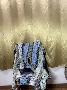 Snapshot of Yayayax77- chatting on 11-08-25, 02:28 Yayayax77- online show from 11-08-25, 02:28