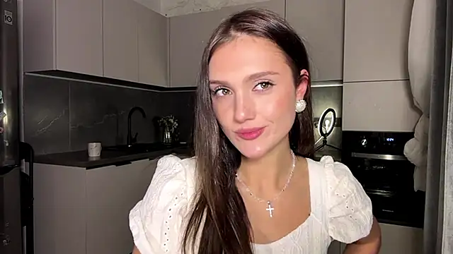 Snapshot of MagdaLavezzo chatting on 11-18-25, 02:32 MagdaLavezzo online show from 11-18-25, 02:32