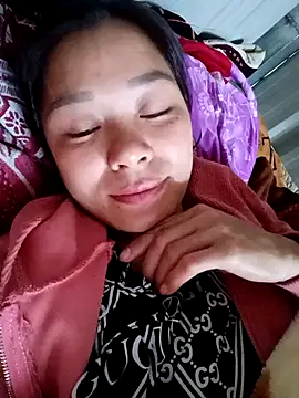 Lyla john online show from 12-20-25, 09:27