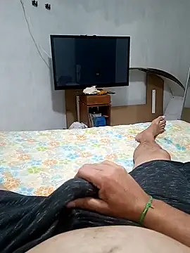 Snapshot of Lupercinio chatting on 11-14-25, 08:40 Lupercinio online show from 11-14-25, 08:40